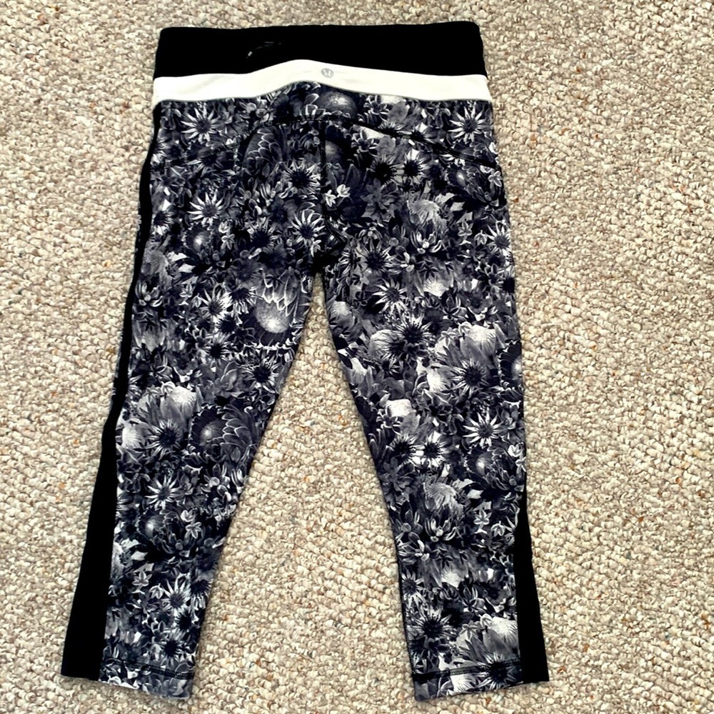 Lululemon cropped leggings